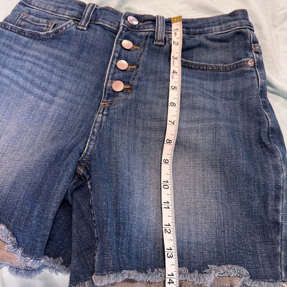LEE - Heritage High-Rise Relaxed Fit Button Fly Jean Denim Shorts. Jorts. - Picture 4 of 9